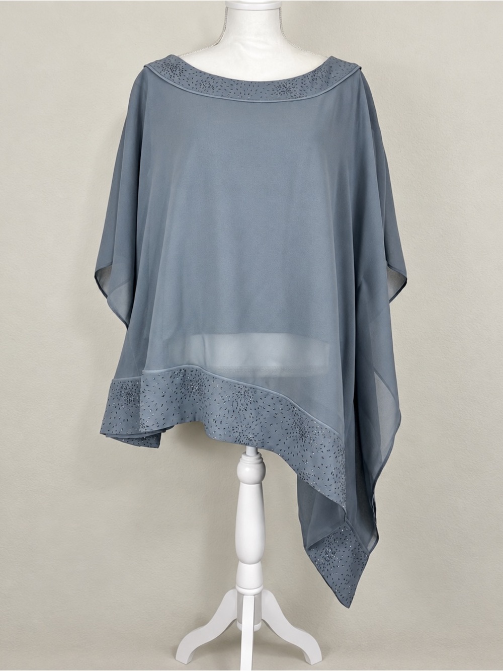 Le Bos Gray Chiffon Poncho Blouse Sequin Trim Asymmetrical Top Size 18/XL